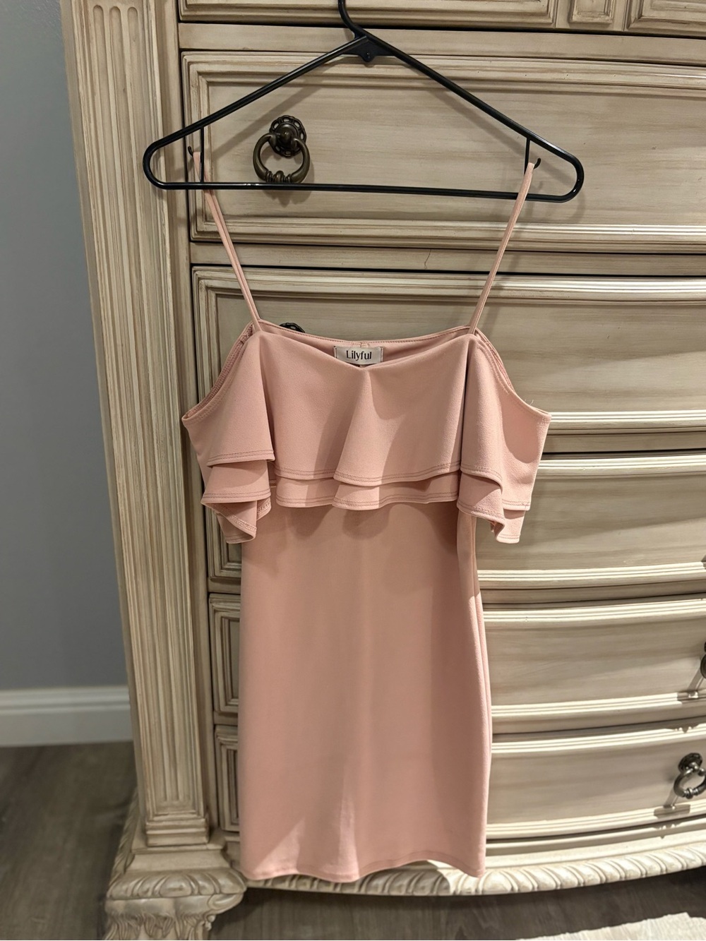 Lilyful Dusty Pink Cold Shoulder Ruffle Bodycon Mini Dress